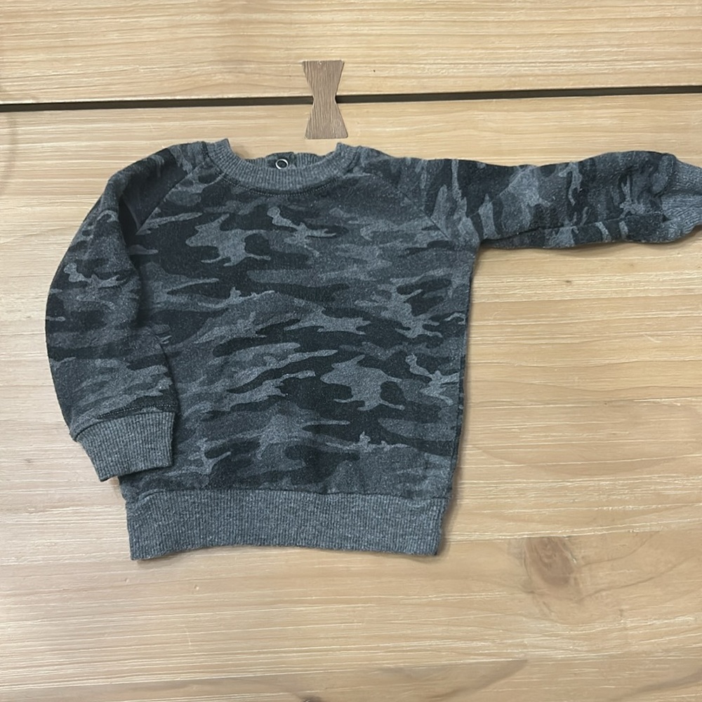 0-3 month camo outfit - Picture 2 of 4